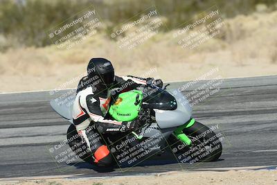 media/Dec-01-2025-Moto Forza (Mon) [[2daa91e15f]]/1-Advanced Group/Session 4 Turn 9/